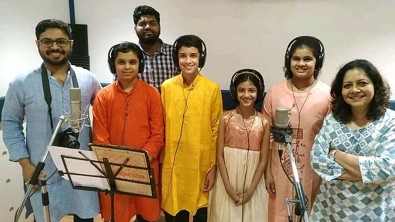 चिमुकल्यांच्या मोहक आवाजात गणरायाला साकडं!