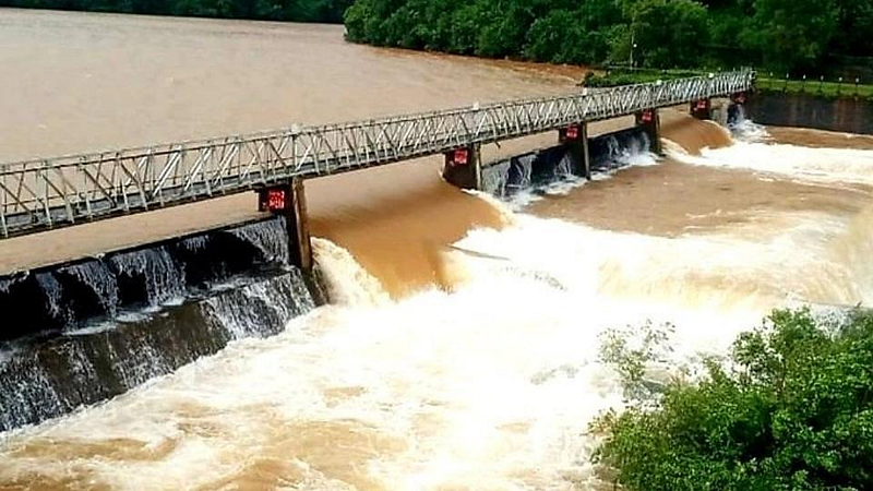 Kolhapur Rain - राधानगरी धरणाचे 2 स्वयंचलित दरवाजे उघडले