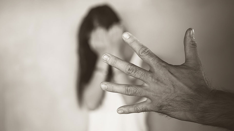 crime update young girl Molest by foreign youth with scythe Accused arrested
