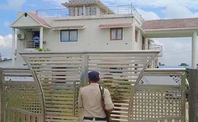 महिला सरपंचाची 11 कोटींची संपत्ती, भ्रष्टाचाराच्या तक्रारीनंतर छाप्यात उघड
