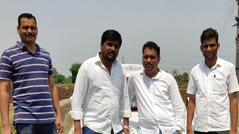 अर्धापूर तालुक्यातील रोडगी येथील शेतकरी मुळे कुटुंबातील अभियंते.