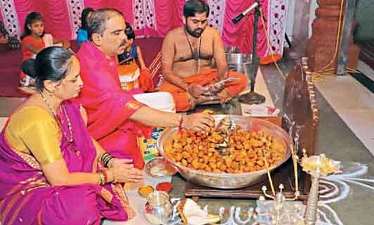 गणपतीपुळे पंचक्रोशीत ५०० वर्षांपासून एक गणपती प्रथा