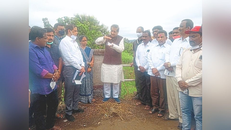 रेठऱ्यातील जुना पूल मे अखेरीस वाहतुकीस खुला : आमदार चव्हाण
