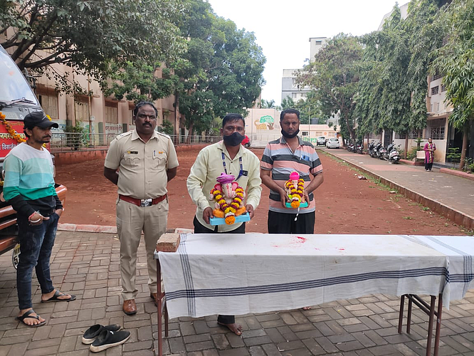 Pune : गणेश मूर्ती विसर्जनलां फिरत्या हौदाची साथ