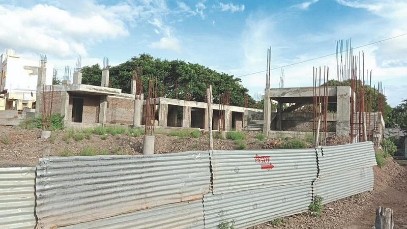 एका तपापासून रेंगाळलेय म्हसवड बस स्थानक; कोरोनासह लॉकडाउनचा फटका