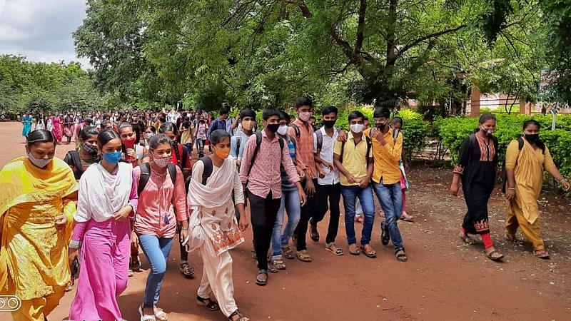 कोरोना काळातही अडीच हजार विद्यार्थ्यांची "ही' शाळा 70 दिवसांपासून आहे अखंड सुरू!