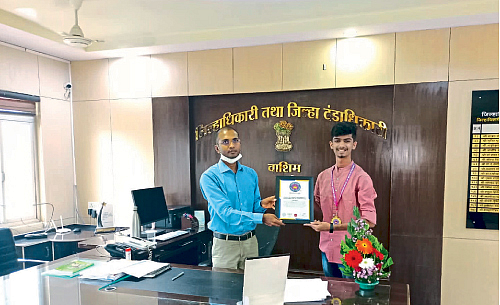 किलिमंजारो शिखरावर ‘यश’ने केले देशभक्तीपर नृत्य