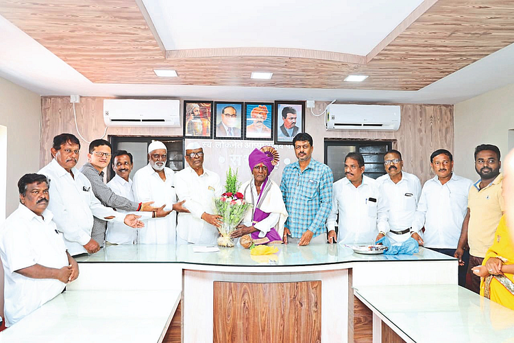 एकही निवडणूक जिंकली नाही तरी झाले सरपंच