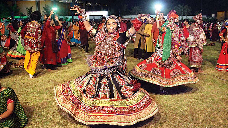 मुंबई वगळता गरब्यास सरकारची नियमांसहित परवानगी