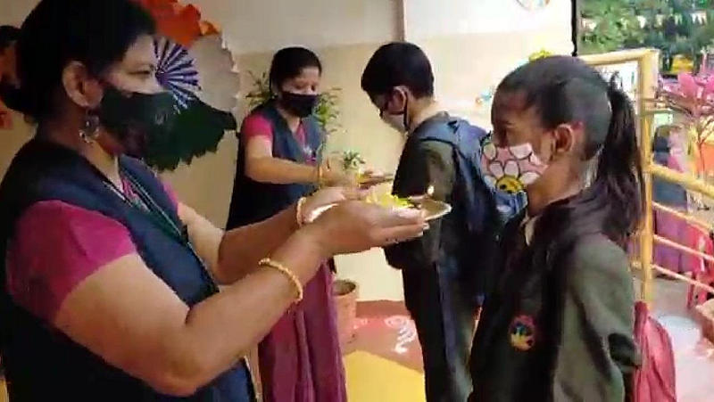 ब्लॉसम पब्लिक स्कूल आणि सिग्नेट स्कूल उत्साहात सुरू