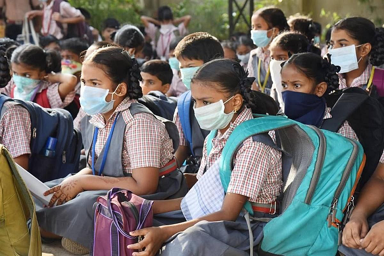 शाळा सुरु करण्यास हरकत नसावी; जागतिक बँकेचा सल्ला