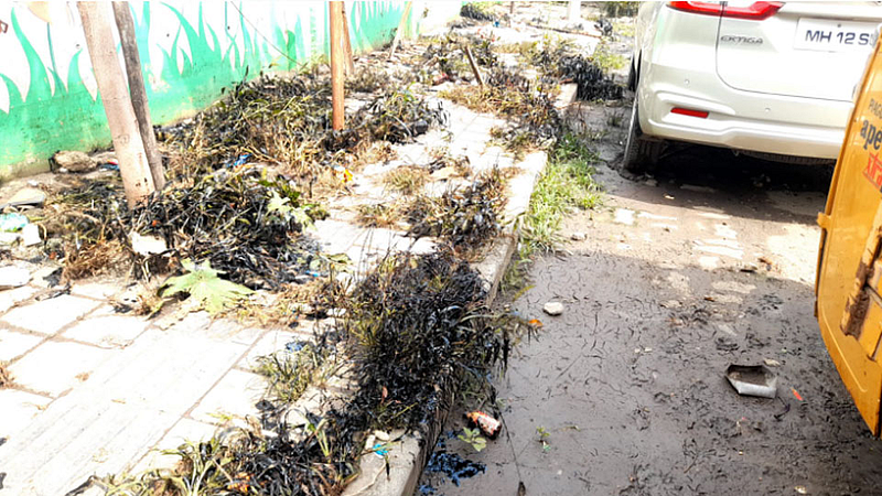 घोरपडी - पावसाच्या पाण्यात मिसळले केमिकलयुक्त पाणी