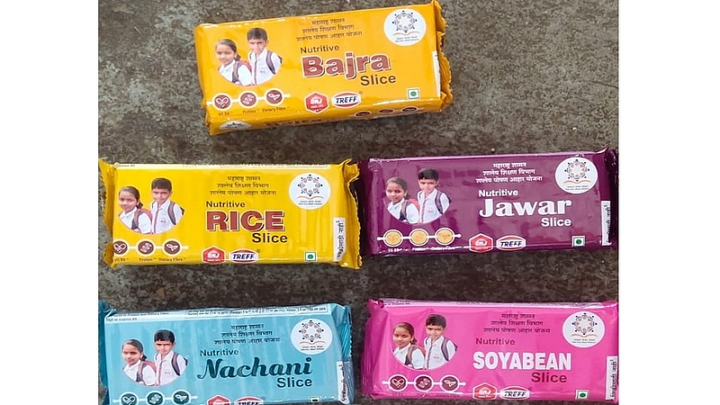 उमरगा (जि. उस्मानाबाद) : आता शालेय शिक्षण विभागाच्या शालेय पोषण आहार म्हणुन न्यूट्रिटीव्ह स्लाईस (बिस्कीट पुड्यांचा) बुधवारी (ता.सहा) उमरगा तालुक्यातील सर्व केंद्रांना पुरवठा होणार आहे.