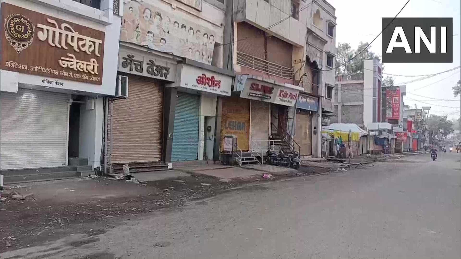 "बंद मोडून काढण्याची भाषा करणारे मुर्ख आहेत. कोणाला वाटतं असेल तर त्यांनी रस्त्यावर येऊन दाखवावं" असं आव्हान राऊत यांनी दिलं आहे.