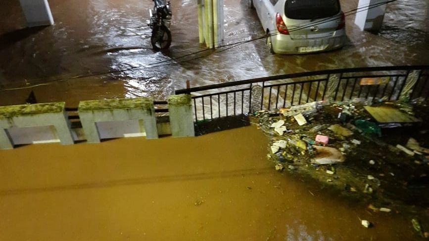 धानोरीमध्ये अनेक घरांमध्ये पाणी शिरले