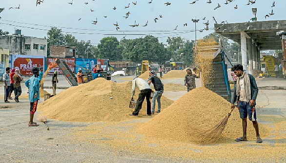निवडणूक निकाल आणि अर्थशास्त्राची फारकत...