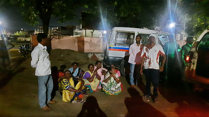 तिवसा तालुक्यातील ममदापूर येथे आपसी वादातून घरावर हल्ला