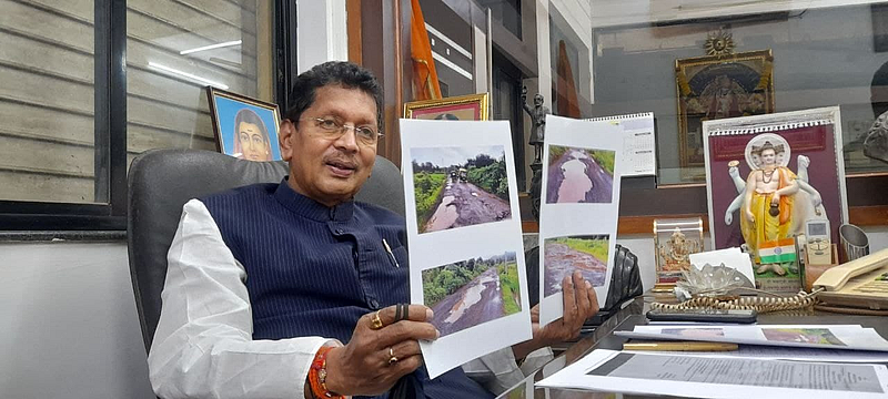 आधी स्वतःच्या मतदारसंघातील रस्ते बघा : दीपक केसरकर