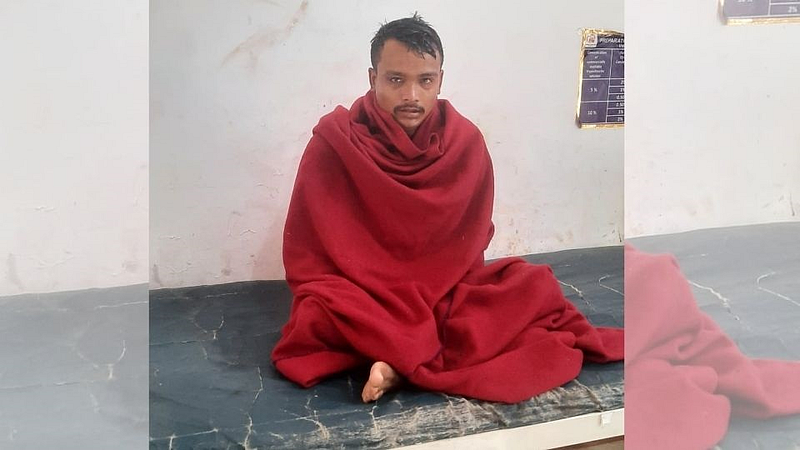 Man tried to set himself on fire by pouring kerosene on his body at Vinchur