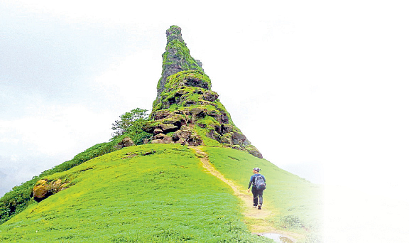 गिरीशिखरांवर पुन्हा चढाई