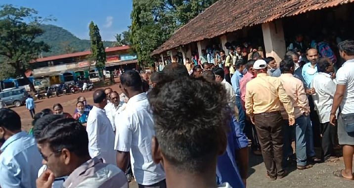 संस्थेच्या वादात शैक्षणिक नुकसान; पालक आक्रमक