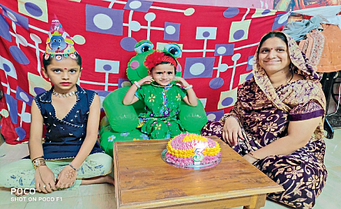 जळगाव : श्रद्धाभक्तीने मुलींनी केले मातेवर अंत्यसंस्कार