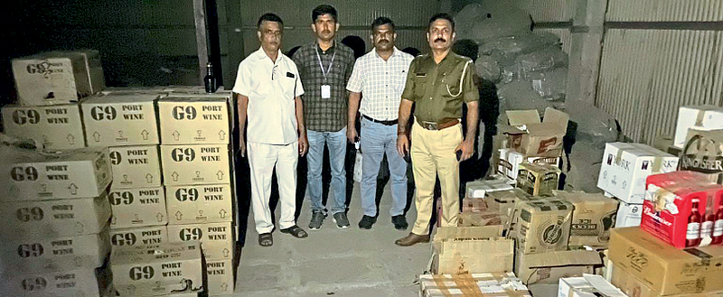 दहा लाखांचा बेकायदा दारूचा साठा जप्त