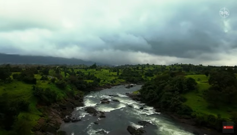 साहित्य संमेलनाच्या व्हिडीओत वॉंडरिग माइंड्स नावाच्या युट्युब चॅनलवरील हा फोटो वापरण्यात आला आहे.
सौ, वाँडरिंग माइंड्स