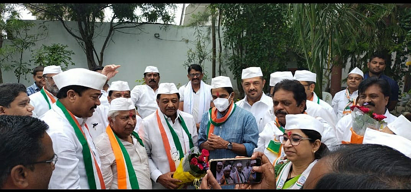 भाजप जिल्हाध्यक्ष डॉ. शिरीष गोडे झाले काँग्रेसवासी