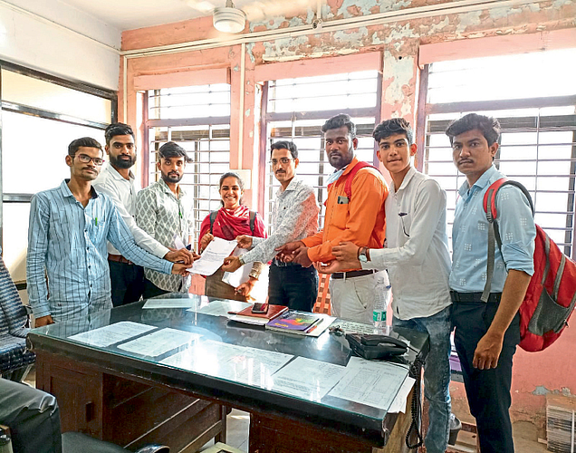 ‘यिन’ तर्फे विभाग नियंत्रकांना निवेदन