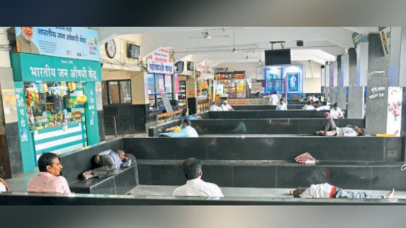 St Worker Strike : बसस्थानकातील विक्रेत्यांची उपासमार