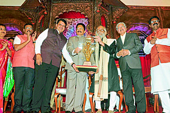 इतिहास जिवंत करणारा असामान्य माणूस