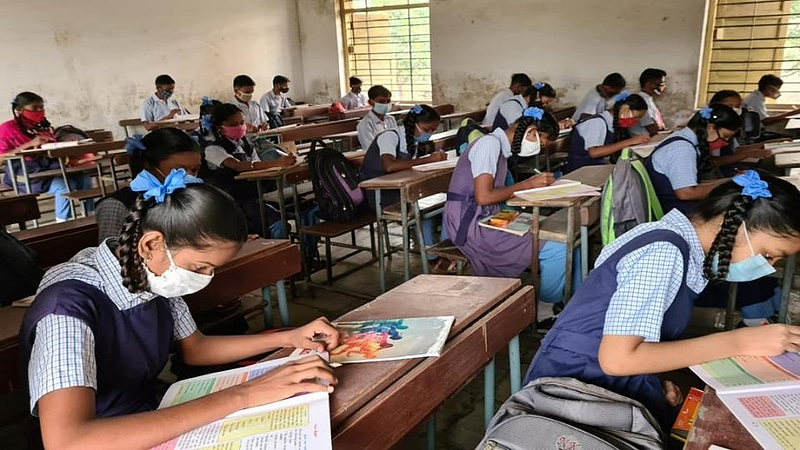 उद्या राष्ट्रीय संपादणूक सर्वेक्षण! परीक्षार्थींना लोकल प्रवासाची मुभा