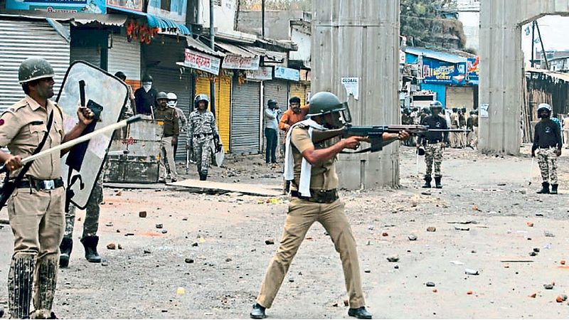 अफवांचा धूर अन् भडकलेली माथी!