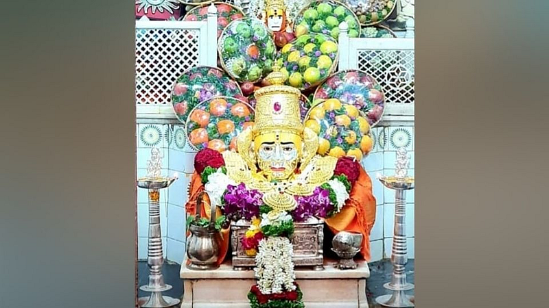 त्रिपुरारी पौर्णिमानिमित्त स्वामी समर्थांच्या दर्शनासाठी भक्तांचा महापूर