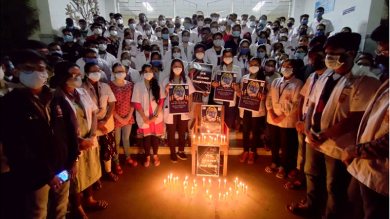एमबीबीएसच्या विद्यार्थ्याच्या खुनाच्या निषेधार्थ ससूनमध्ये कॅंडल मार्च