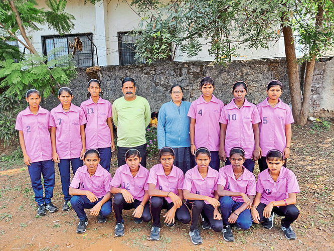 Sanskruti Nashik victory in the divisional Kho kho competition