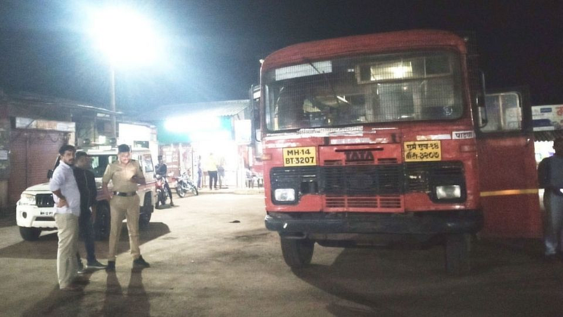 पाटण आगारातून धावली पहिली 'लालपरी'; पोलिस बंदोबस्तात पहिली फेरी