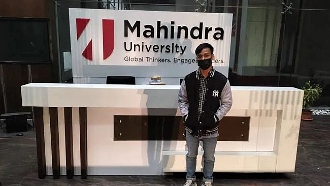 लोखंडी सूट तयार करुन झाला 'आयर्न मॅन'; आनंद महिंद्रांनी पाळला शब्द