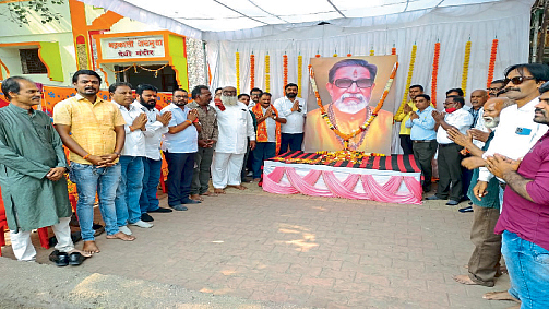 जळगाव : राजकारणात बाळासाहेब ठाकरे किंगमकेर