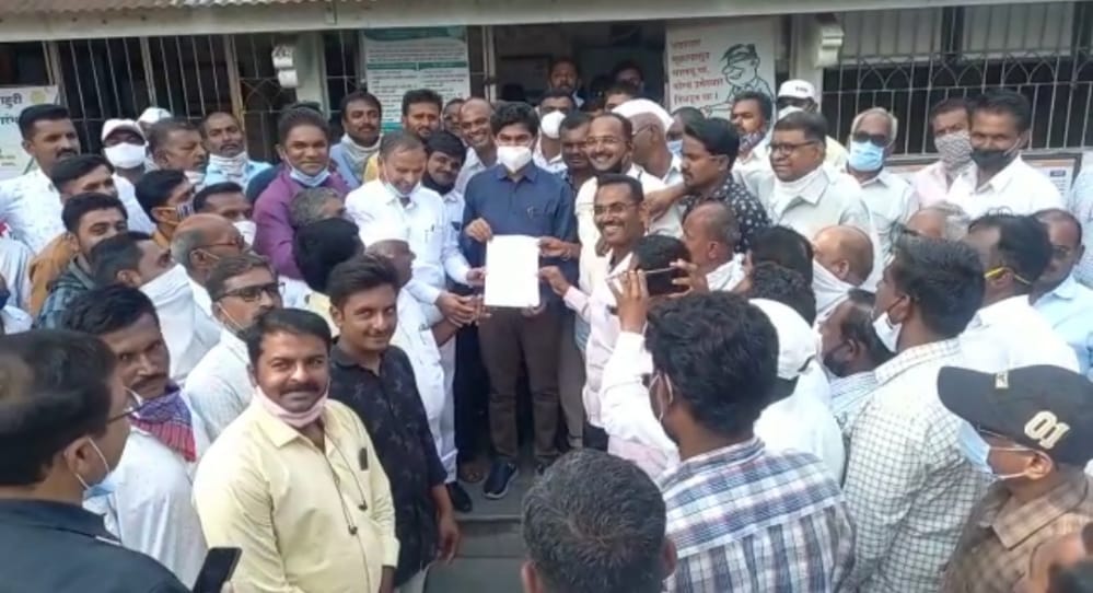 सुरत- हैदराबाद एक्सप्रेस ग्रीनफिल्ड महामार्गासाठी भूसंपादन करतांना जमिनींचे स्थानिक बाजारमूल्य विचारात घेऊन प्रथम मोबदला जाहीर न करता भूसंपादन केल्यास बेमुदत उपोषण करण्याचा इशारा राहुरी तालुक्यातील प्रकल्पबाधित शेतकऱ्यांनी दिला आहे.