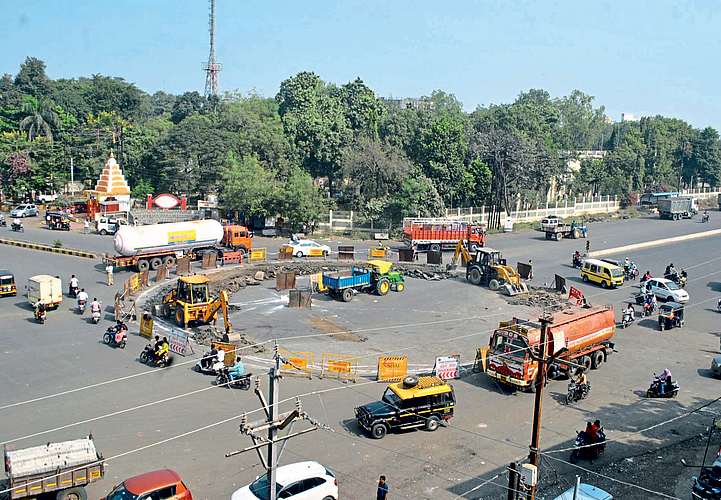आकाशवाणीतील सर्कल ‘नाकापेक्षा नथनी’ मोठी...