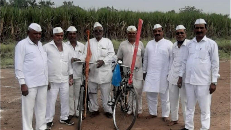Wakad : वारीला जाण्याची इच्छा अन् शोधला मार्ग
