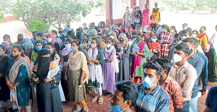 एसटी बंदचा फटका; परीक्षार्थी वेळेत न पोचल्याने परीक्षेला मुकले