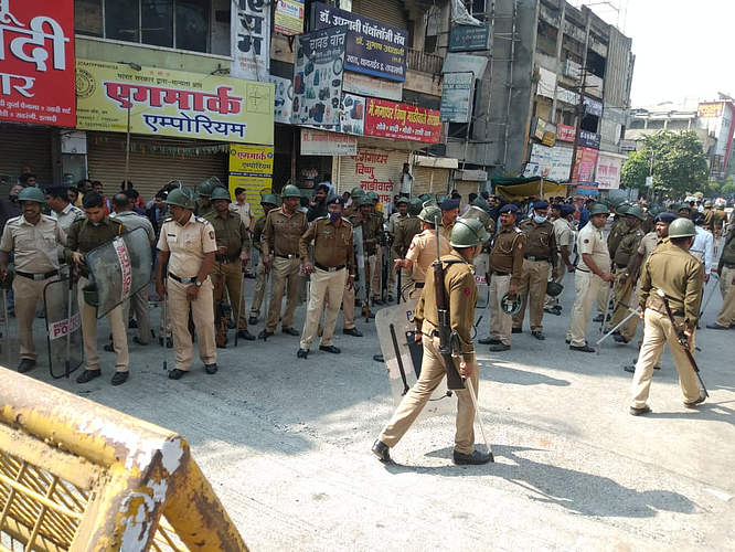 संचारबंदी आदेश लागू