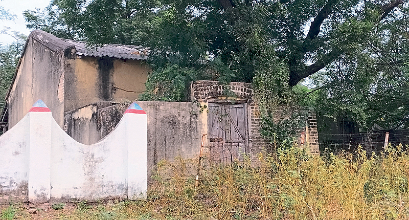 अधिकारी व पोलिस कर्मचाऱ्यांना भाड्याच्या घरांचा आश्रय