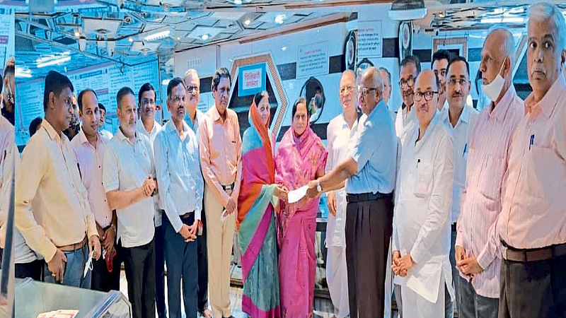 जळगाव : ‘एसडी सीड’ योजनेत अकरा लाखांचे योगदान