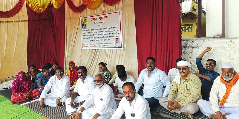 Mother goes on hunger strike in front of police station to get justice for dead child