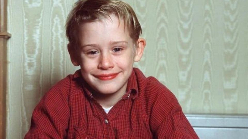 मॅकॉले कल्किन (Macaulay Culkin) 31 वर्षांपूर्वी आपल्याला केविन मॅककॅलिस्टरच्या (Kevin McCallister ) रूपात मोठ्या पडद्यावर पहिल्यांदा दिसला. चित्रपटातील त्याच्या कृत्यांमुळे अमेरिकन ( American actor) अभिनेता घराघरात प्रसिद्ध झाला.