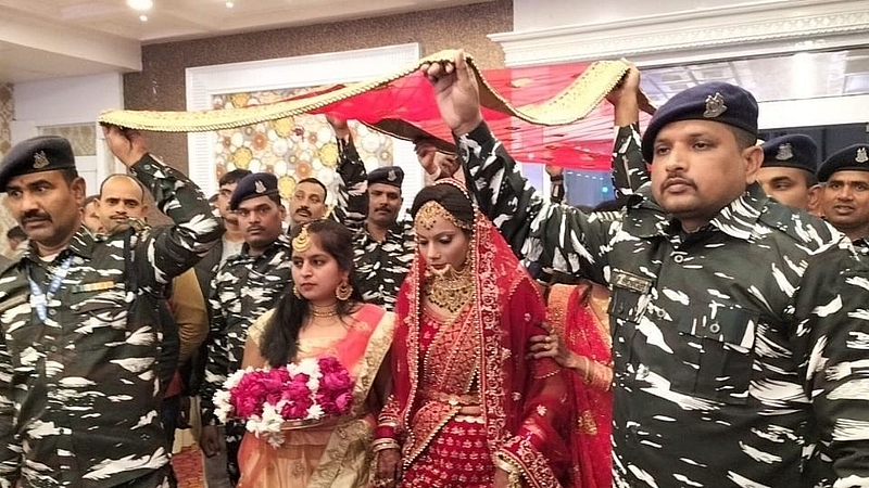 crpf jawan colleagues attended sisters wedding who was killed in Pulwama see photos here